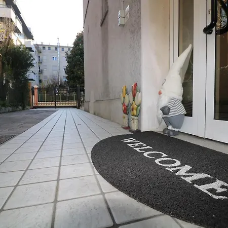 Your Way In Venice *