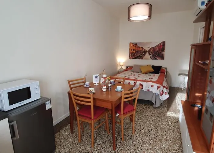 Your Way In Venice *